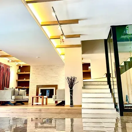 Diamond מלון Plazhi San Pietro